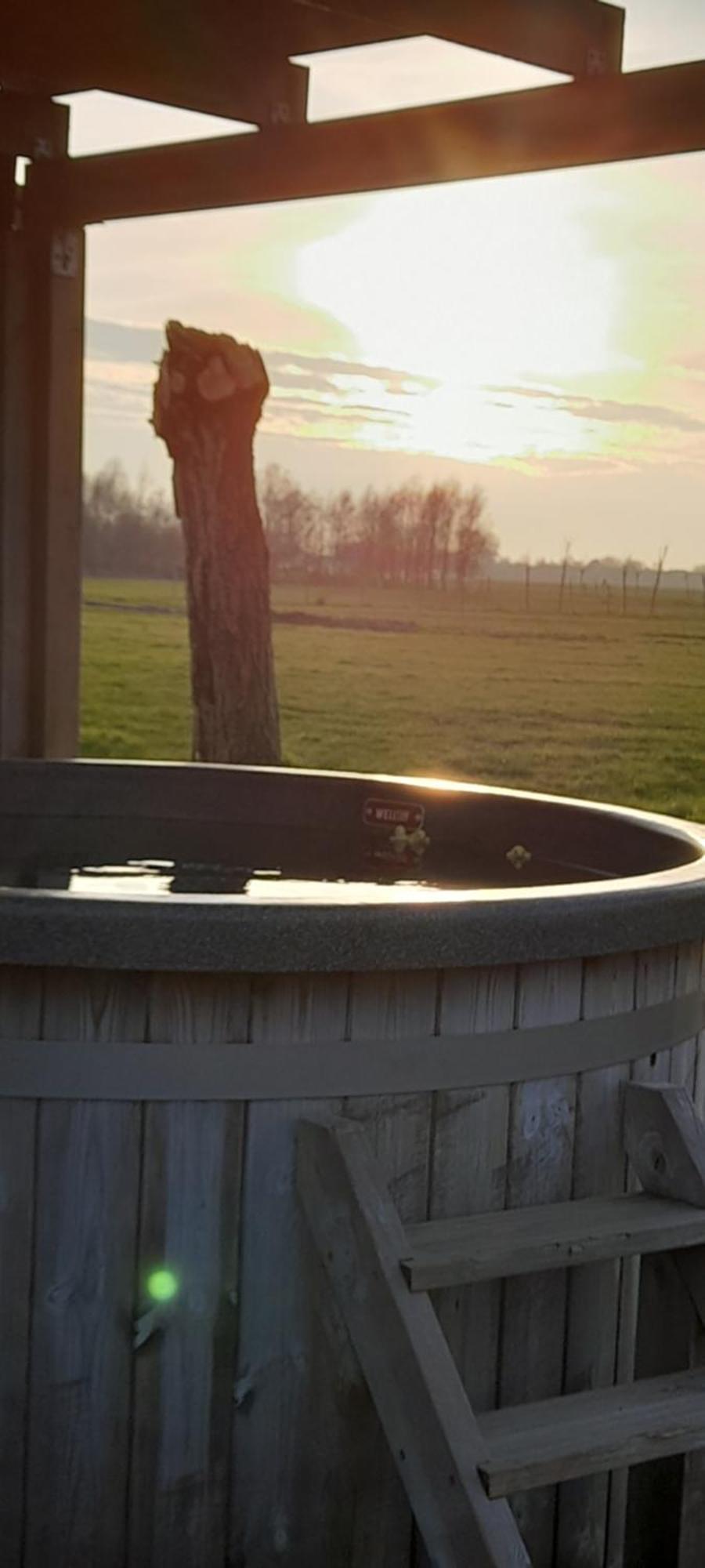Stacaravan Op De Paardenboerderij สเนก ภายนอก รูปภาพ